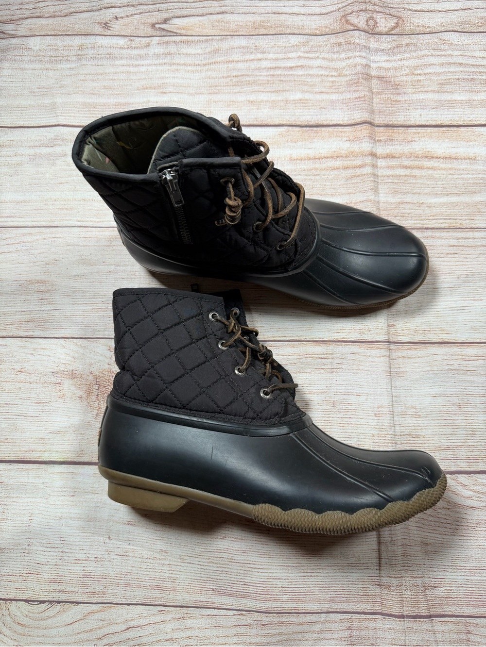 Sperry‎ Black Quilted Lace-Up Saltwater Duck Boots with Brown Soles